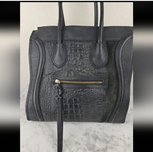 Chic Black Croc-Embossed Tote Bag - Picture 1 of 10